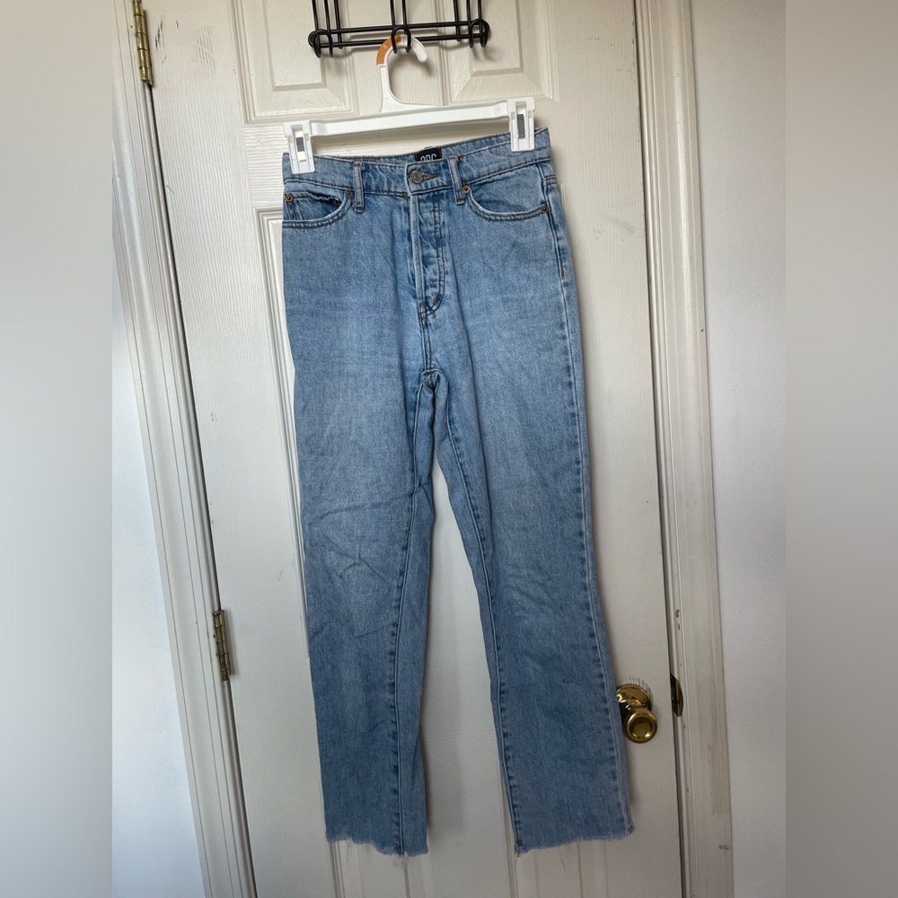 BDG LIGHT WASH SLIM STRAIGHT JEANS